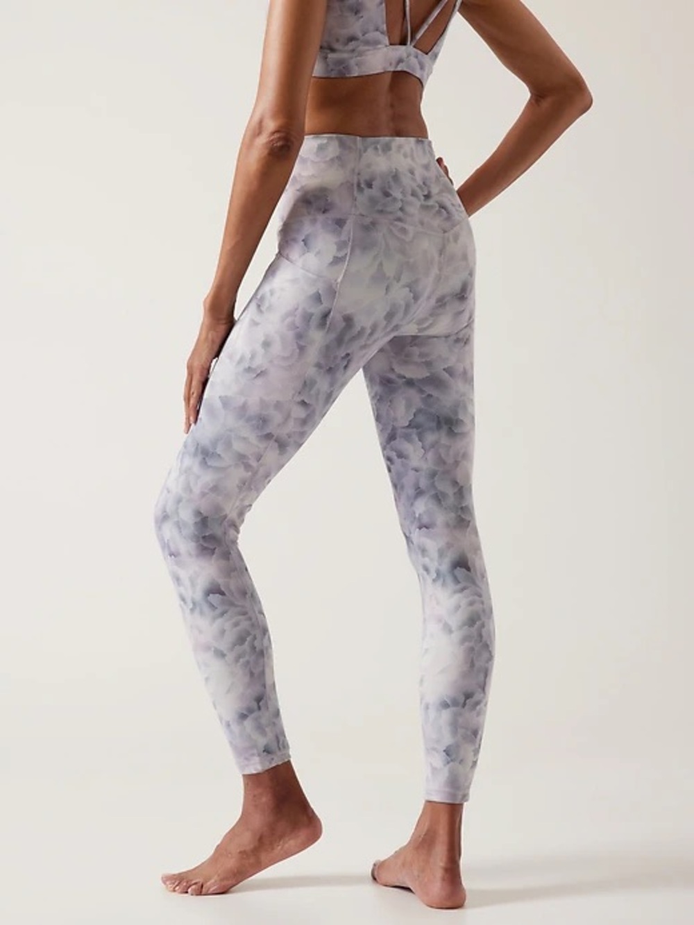 Athleta Salutation Stash Tight Lavender Floral High-Waist Leggings Large
